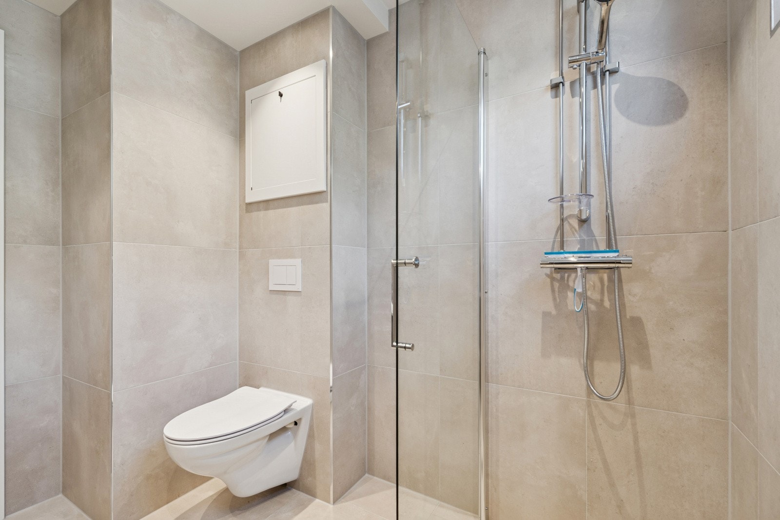 Helt nytt og lekkert flislagt bad! Galleribilde