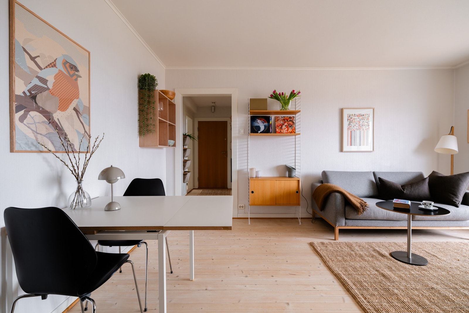 Inviter til hyggelige sammenkomster og gode middager. Galleribilde