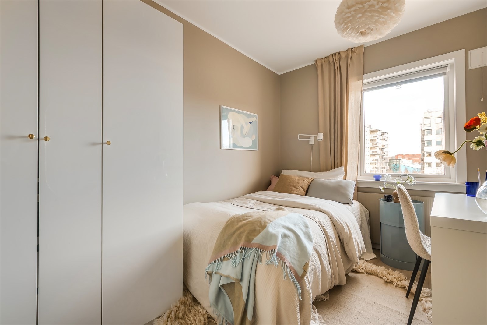 God plass til garderobeskap. Galleribilde