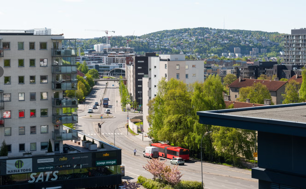 21 bussen og flybussem har avgang like ved Galleribilde