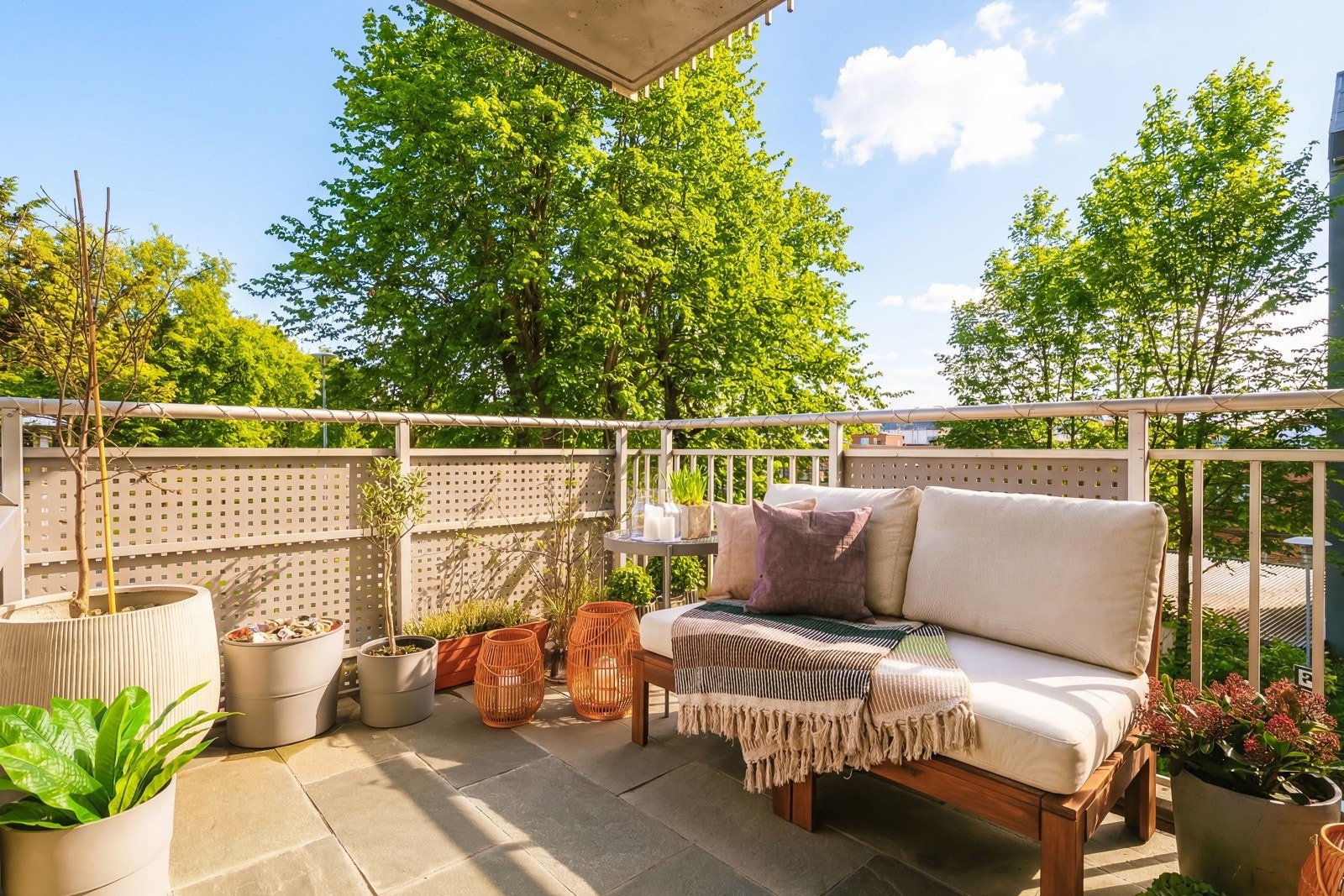 Velkommen til Maridalsveien 33L, presentert av &Partners ved Kjerstin Falkum, tlf. 922 04 707. (Lyssetting/sol/vegetasjon i foto er redigert med AI og det tas forbehold om eventuelle feil). Galleribilde