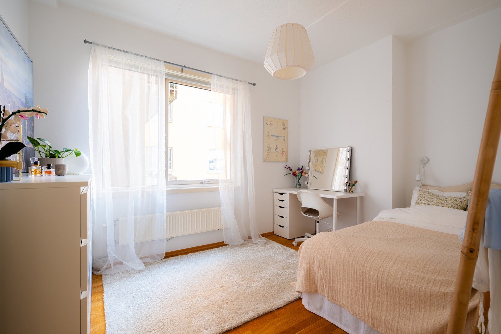 De øvrige soverommene har plass til seng, skrivepult eller annet ønsket møblement. Galleribilde