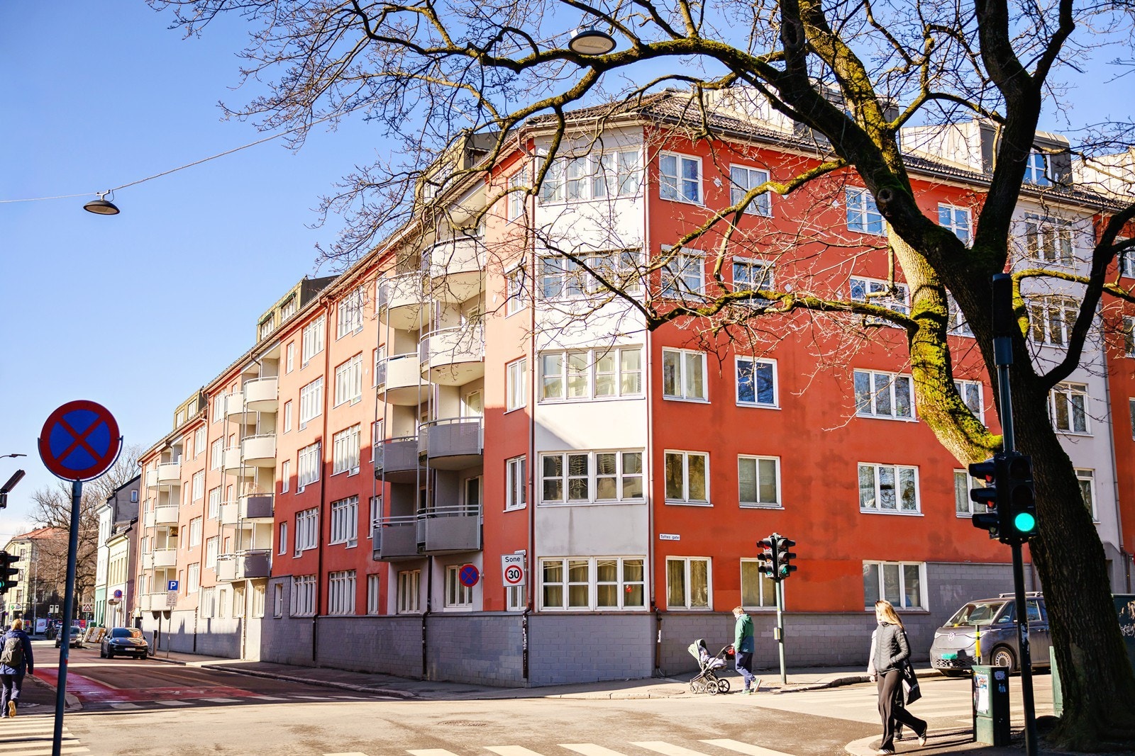 Fasade. Leiligheten ligger i 3. etasje med enkel tilgang via heis. Galleribilde