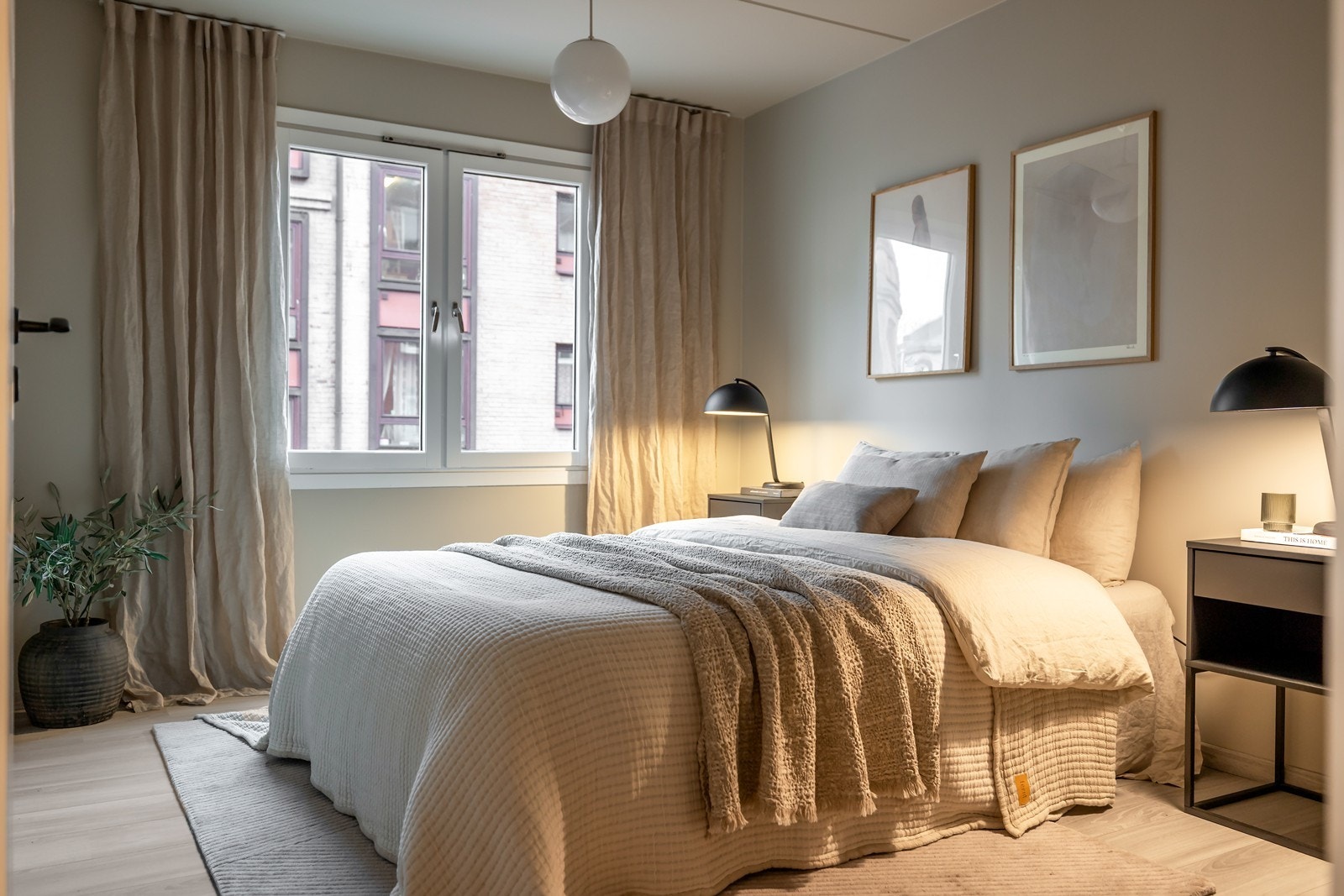 Også her er det lagt nytt laminatgulv i 2018/19, og veggflatene er nylig malt. Galleribilde