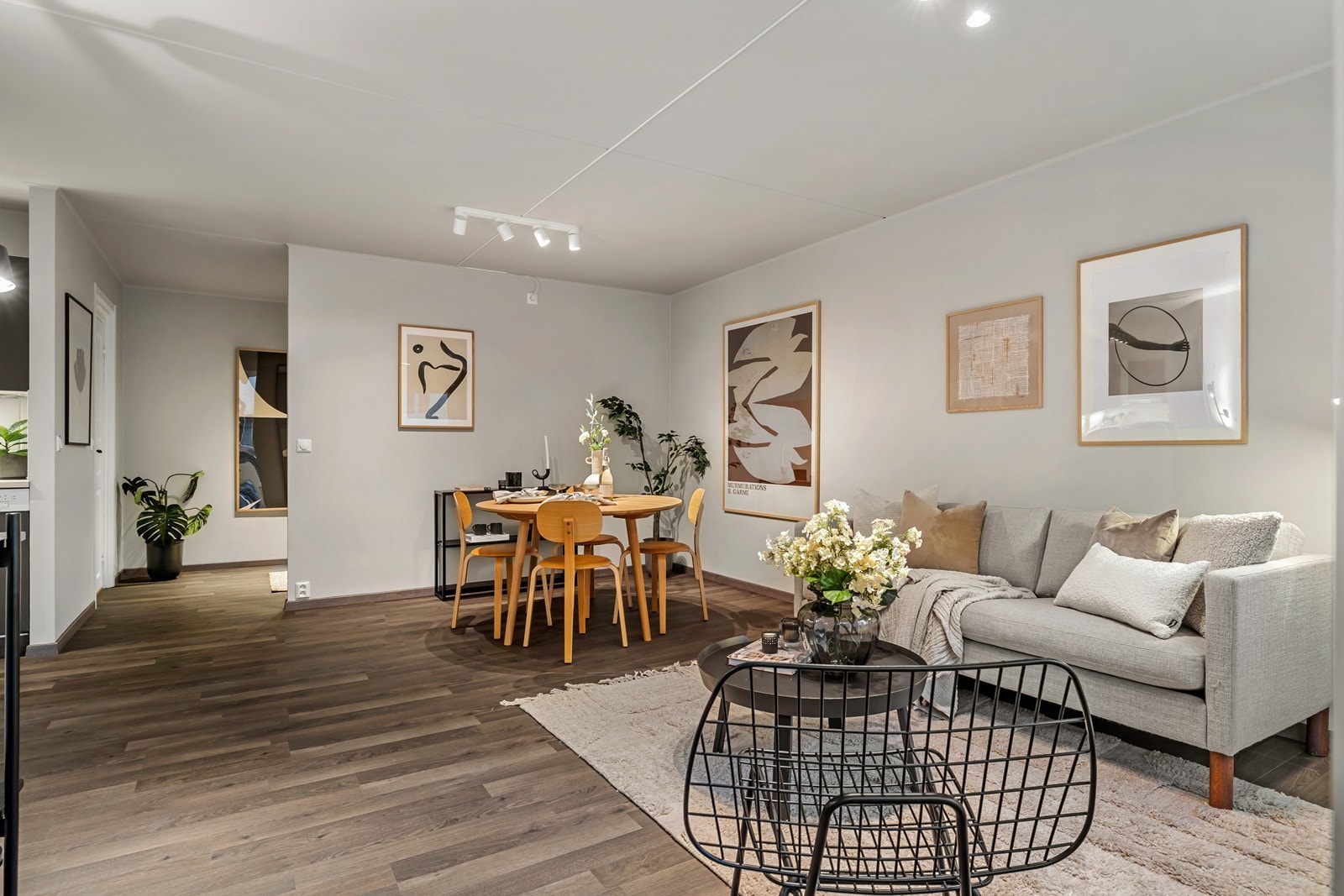 Her bor du komfortabelt med varmtvann, kabel-TV og bredbånd inkludert i fellesutgiftene. Galleribilde