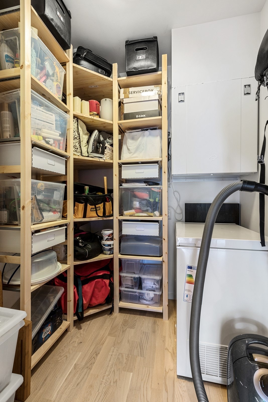 - Innvendig bodrom 3 m². Meget praktisk - Galleribilde