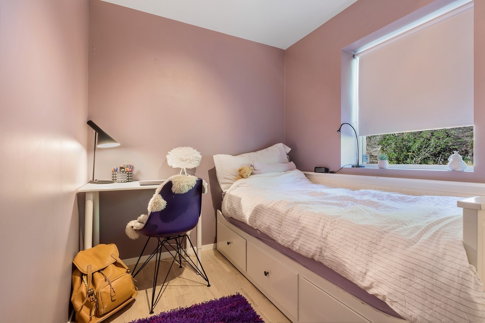 - Soverom 2 måler 7,4 m² - Galleribilde