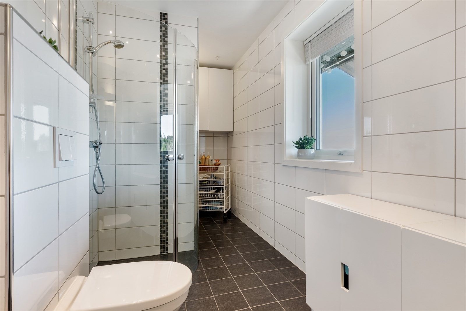 - Vindu for naturlig lufting og dagslys - Galleribilde