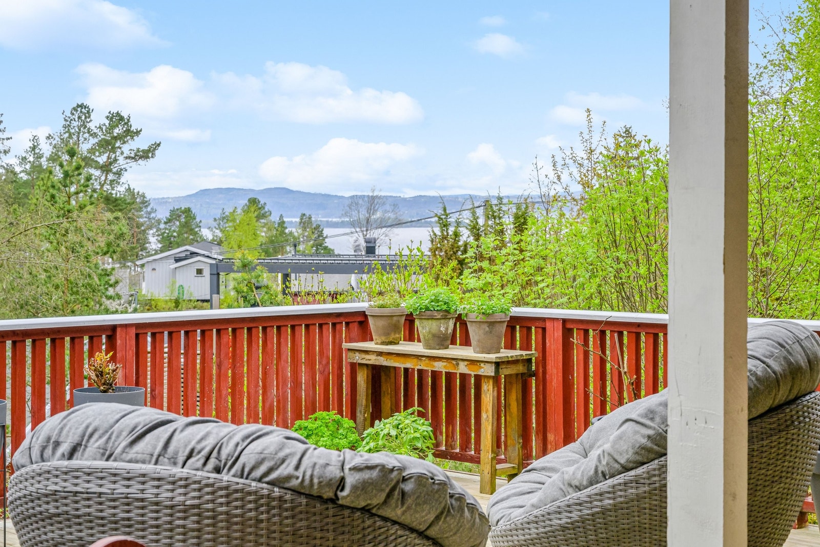 Flott utsikt fra verandaen Galleribilde