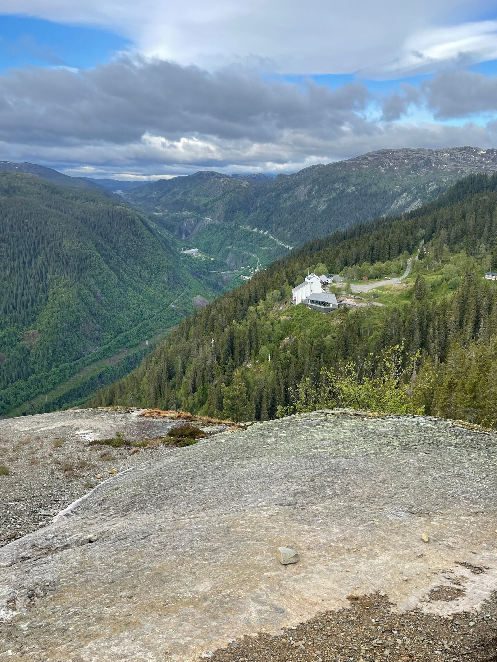 På vei til Stølen, utsiktpost Galleribilde