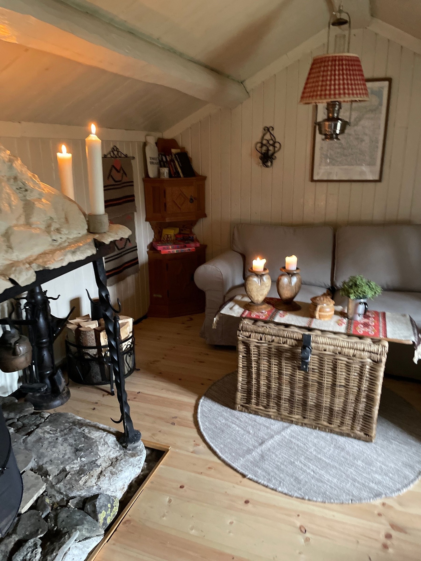 Møbler og det meste følger med foruten noen personlig ting Galleribilde