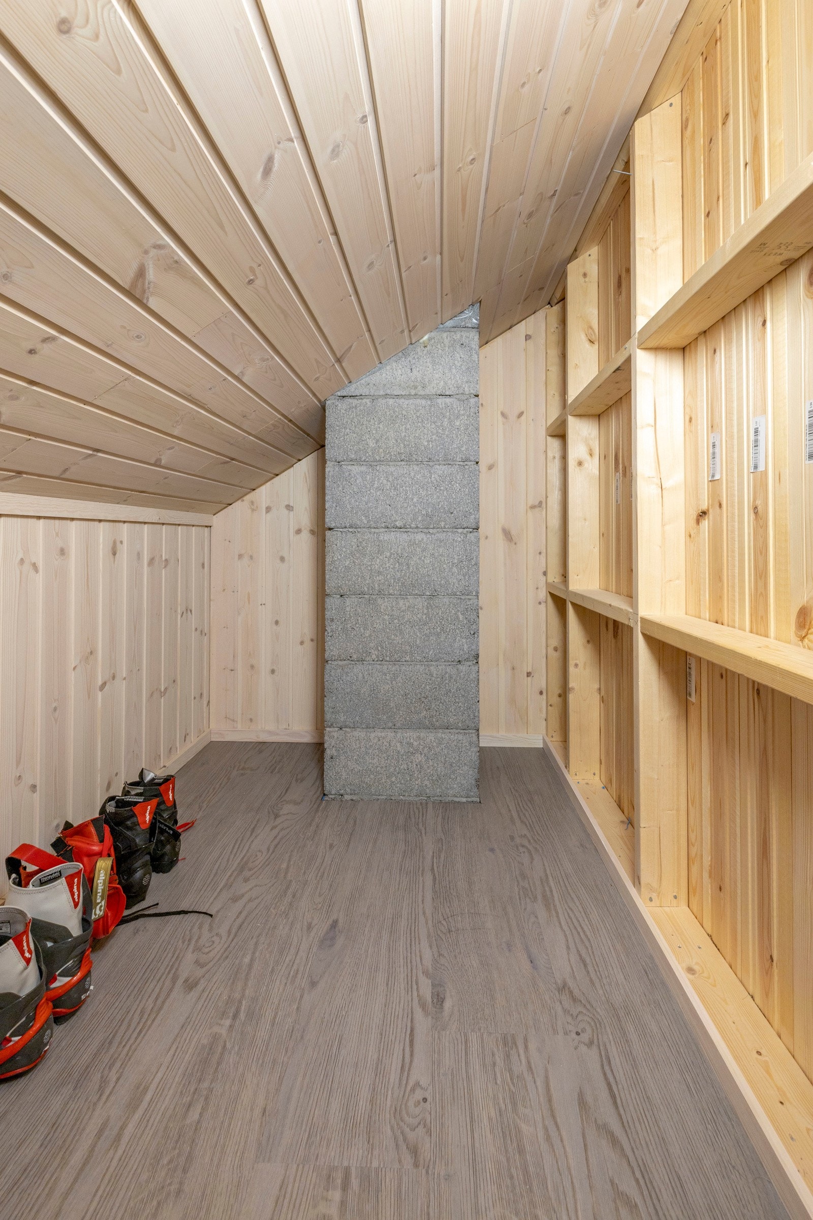 Bod på loft. Galleribilde