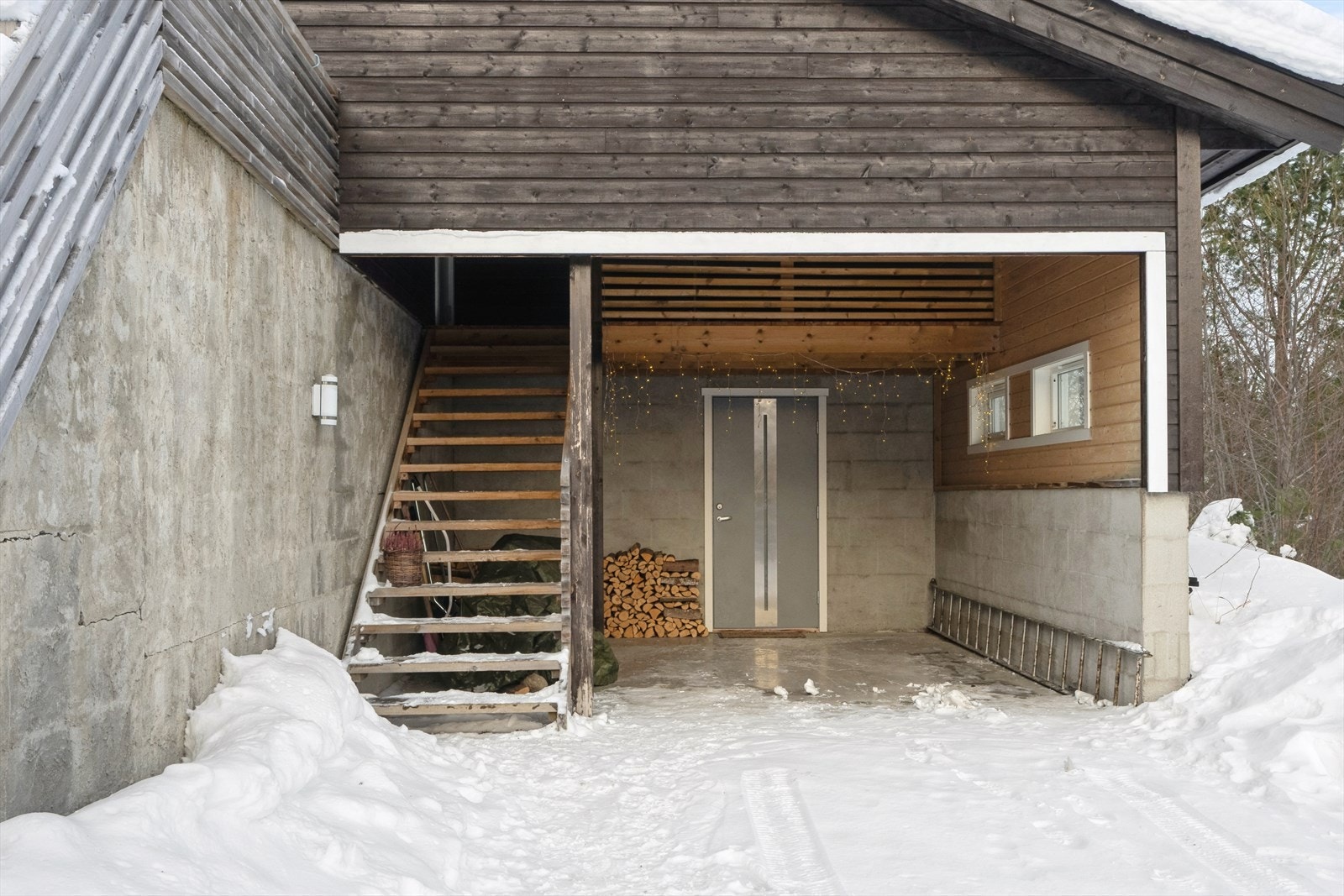 Carport med bod. Galleribilde