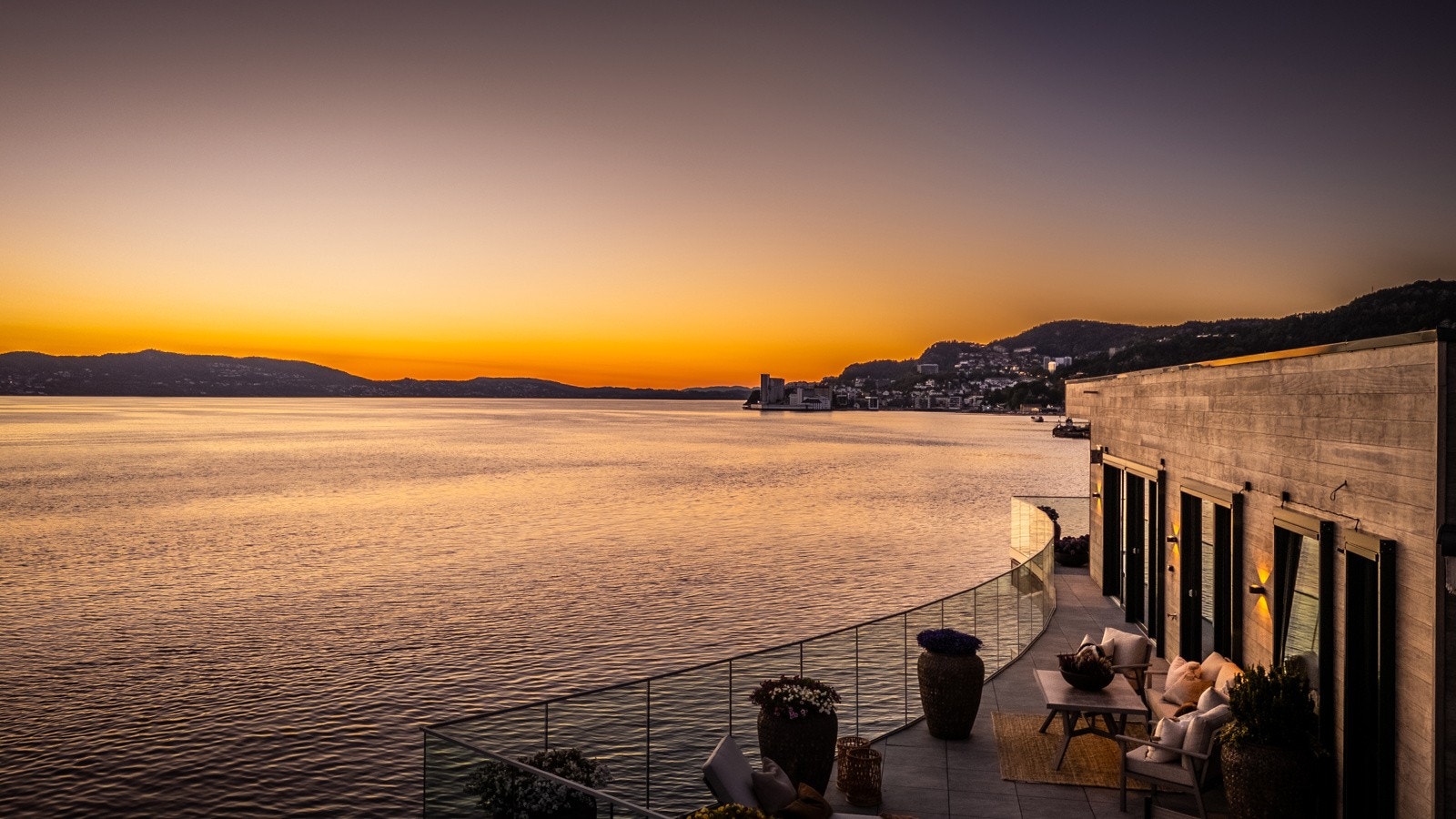 - Eksklusiv toppleilighet fra 2021 med 93 kvm terrasse og panoramautsikt over Byfjorden - Galleribilde