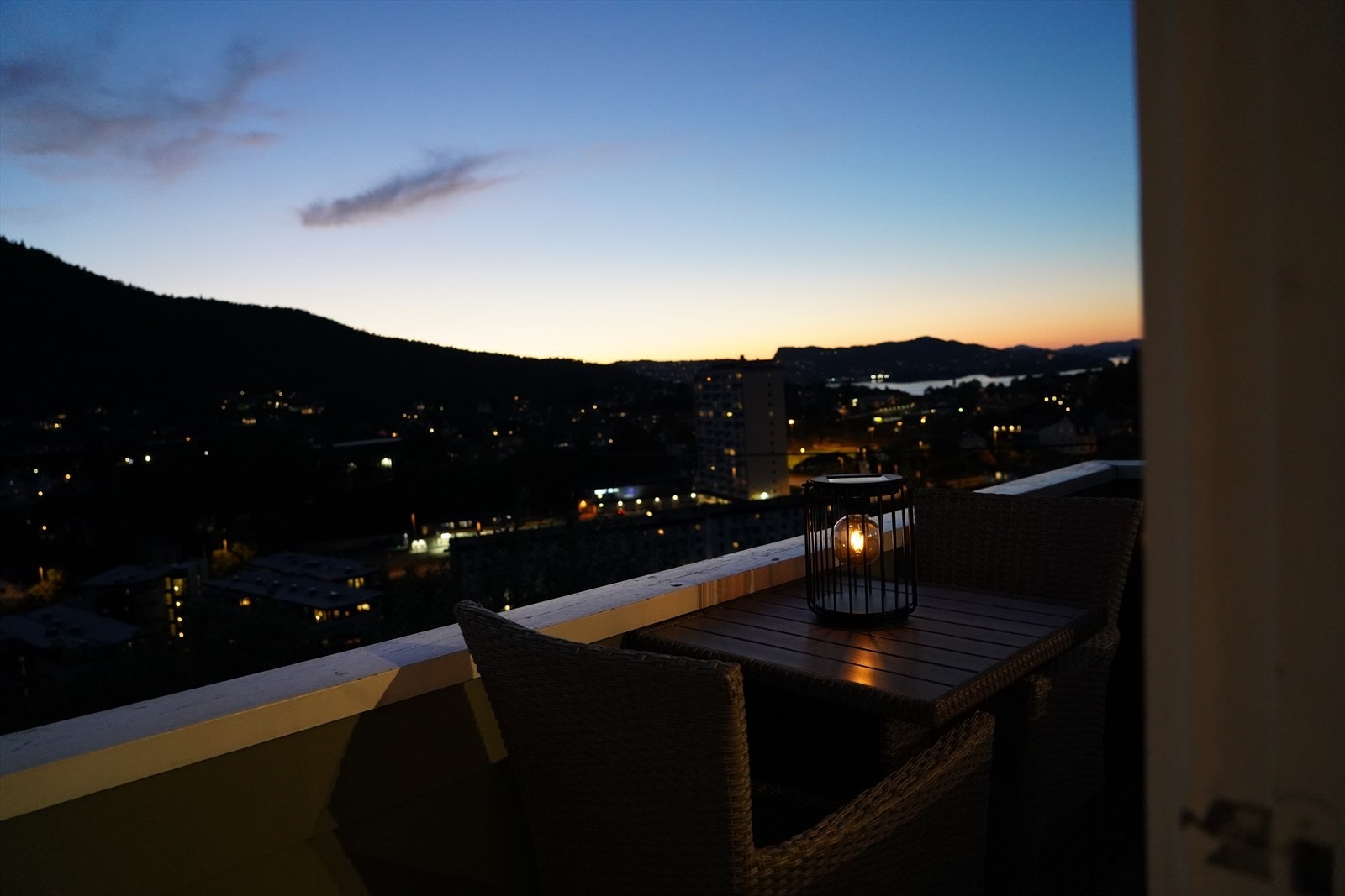 Herfra kan du nyte en nydelig utsikt over Gravdal til Byfjorden og Askøy i horisonten. Galleribilde