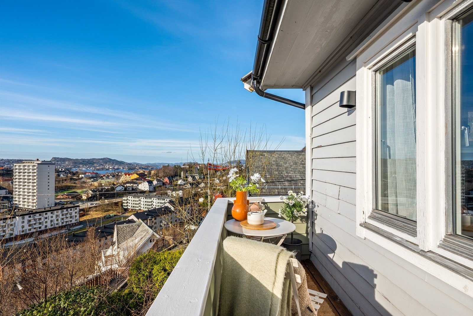 Fra stuen er utgang til balkong på 3 m². Galleribilde