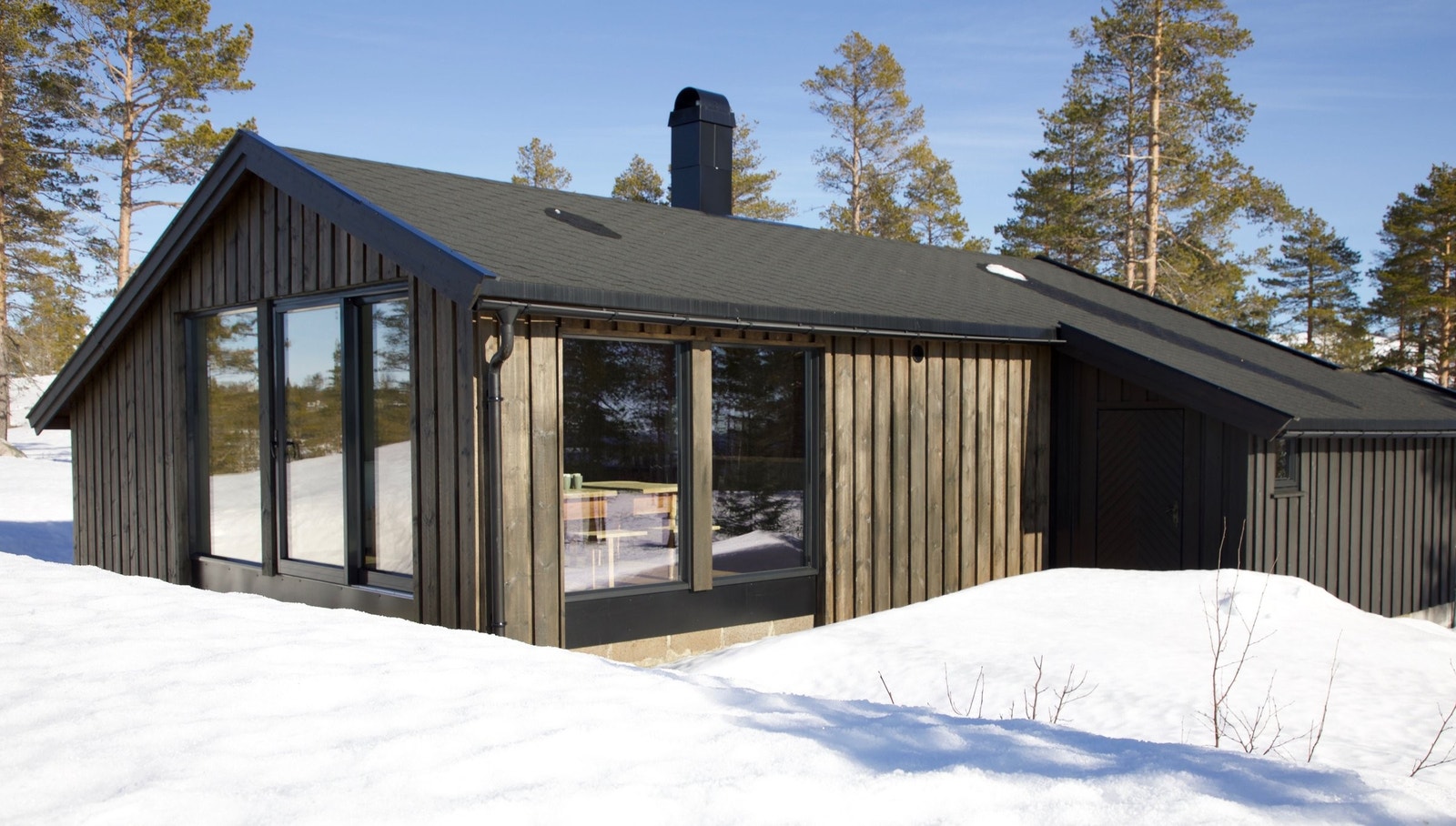 Området utenfor skyvedør har grenser til fine glatte berg. Galleribilde