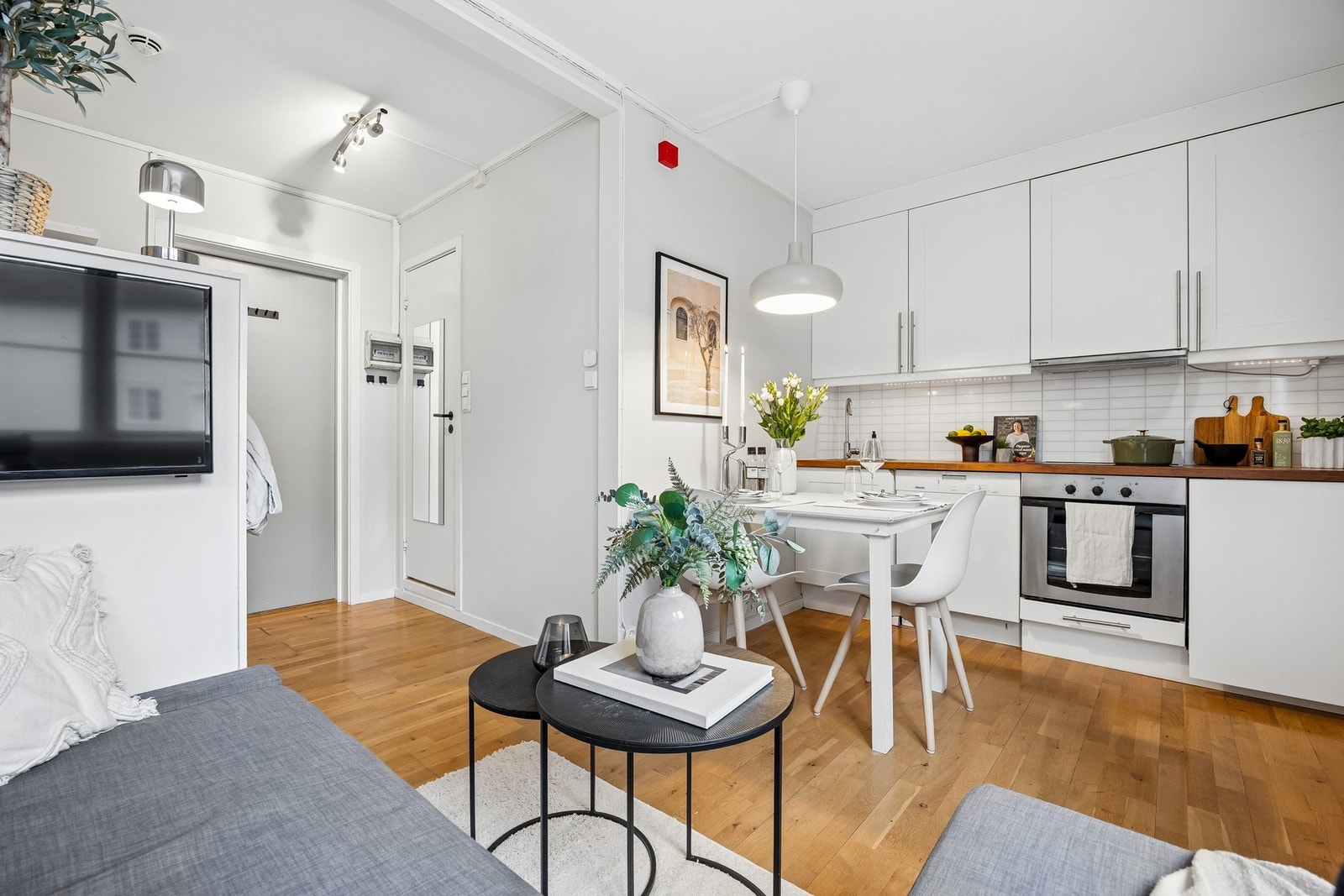 Dette er en ideell leilighet for førstegangskjøpere, studenter eller pendlere som ønsker en lettstelt bolig med lave bokostnader og enkel tilgang til byens fasiliteter. Galleribilde