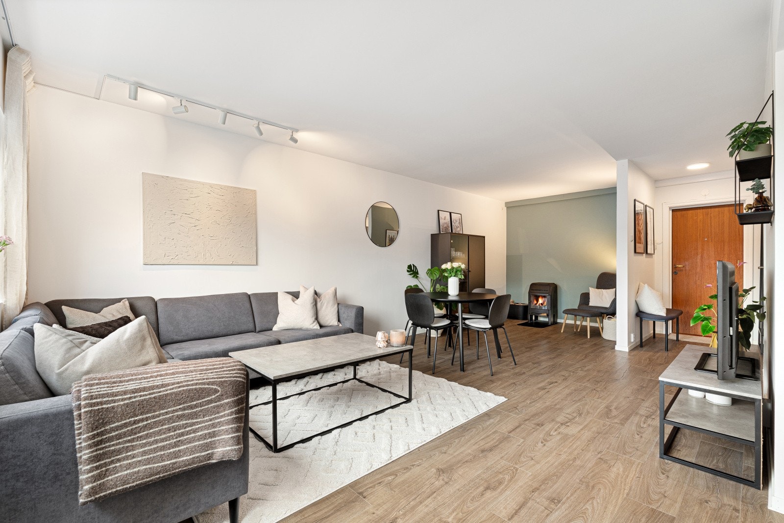 Her har du en stor 2-roms med svært sentral beliggenhet mellom Heimdal og Tiller. Galleribilde
