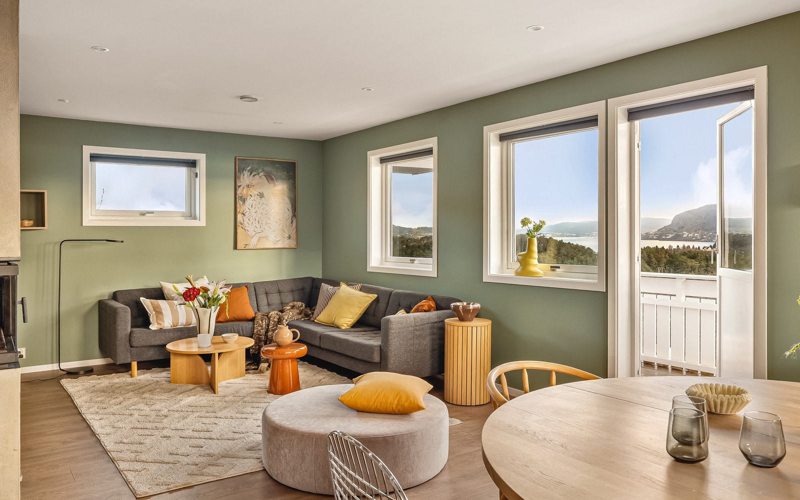 Rommet har et romslig areal på hele 53,7 m². Galleribilde