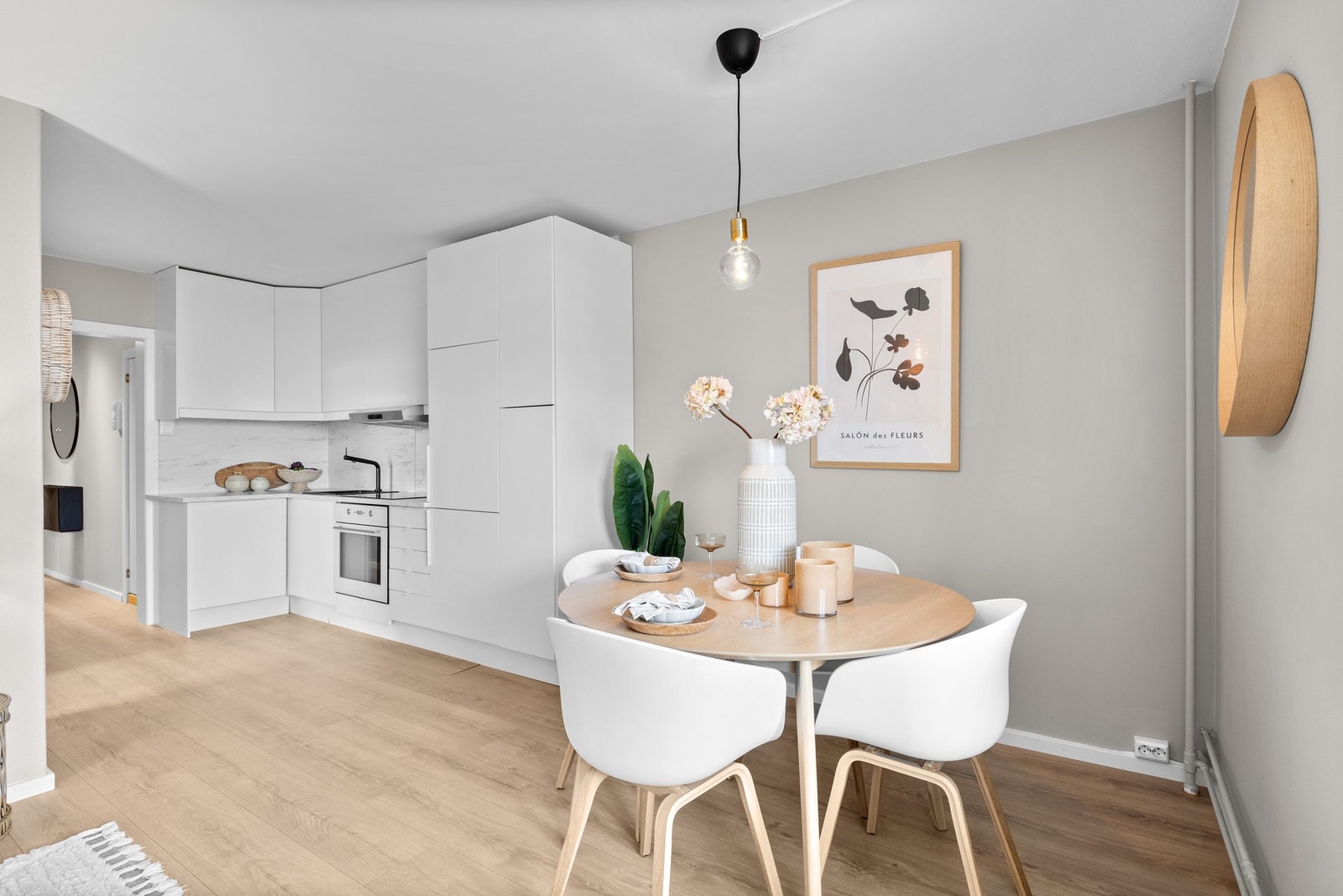 God plass til spisebord Galleribilde