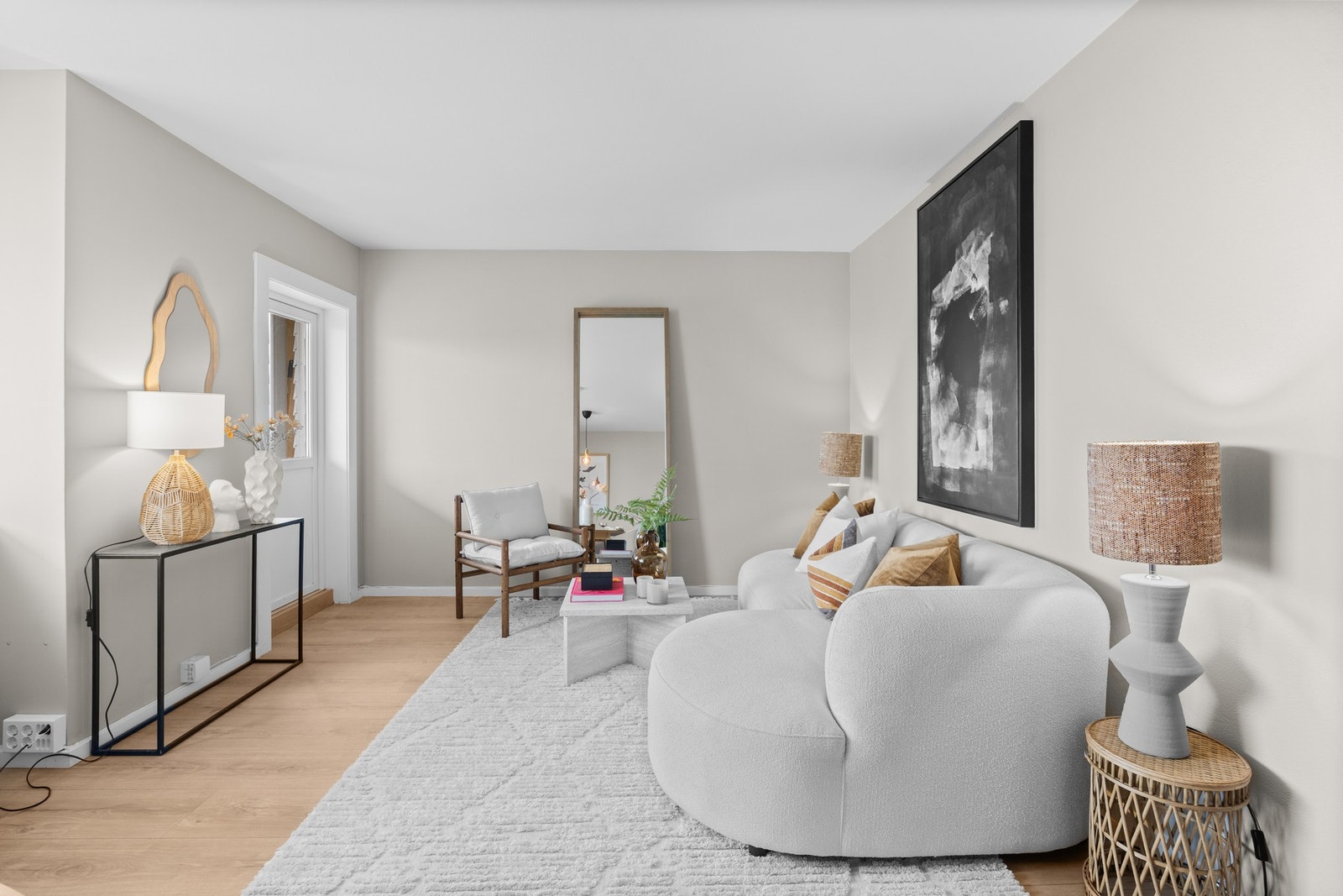 Husleie inkluderer det meste, som: Fyring(fjernvarme), varmtvann, internett og tv-tjenester Galleribilde