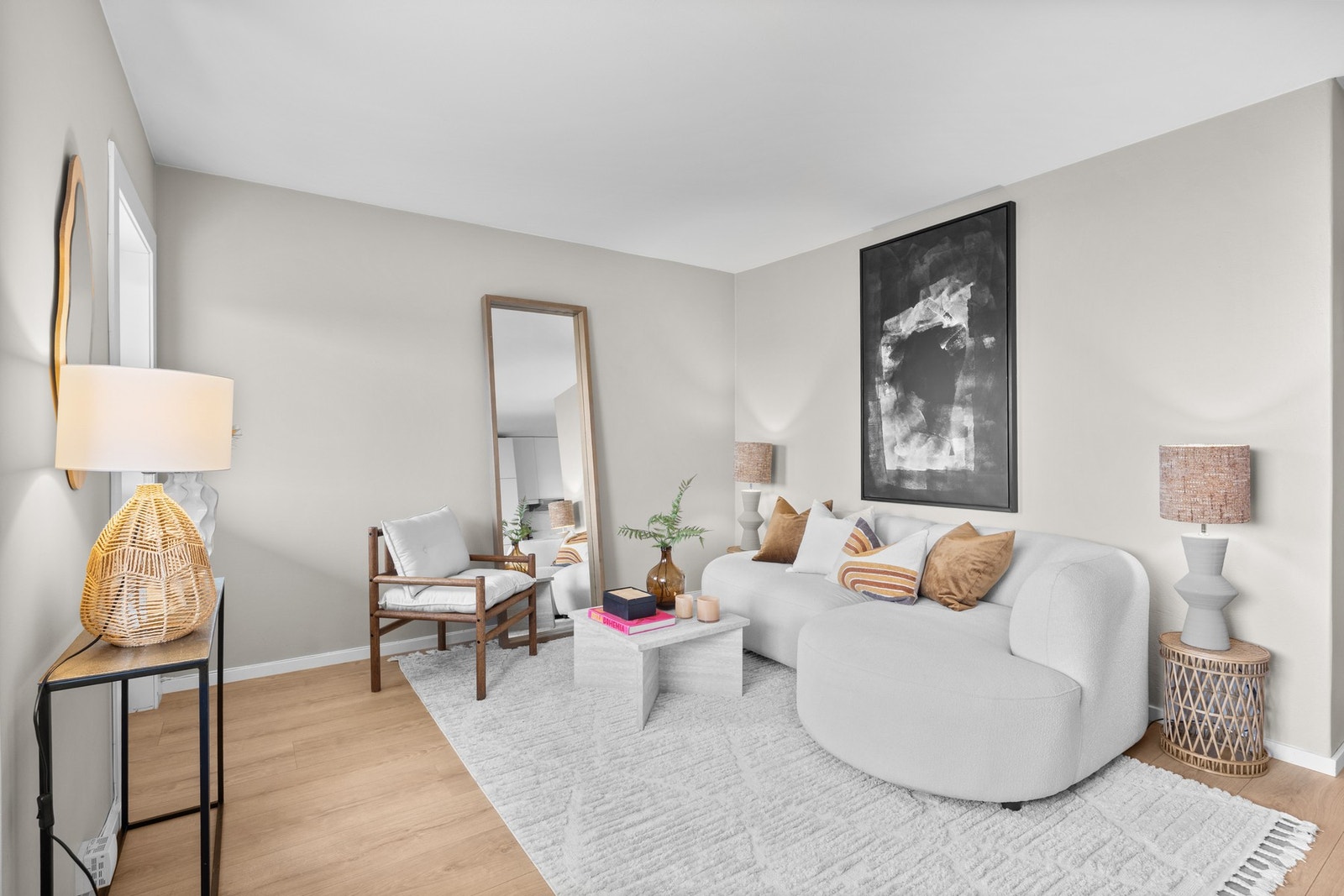 God plass til sofaseksjon Galleribilde