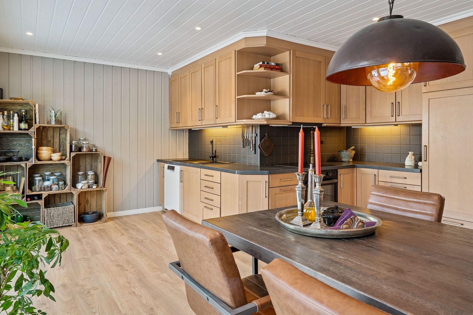 Stor og romslig løsning med god plass. Galleribilde