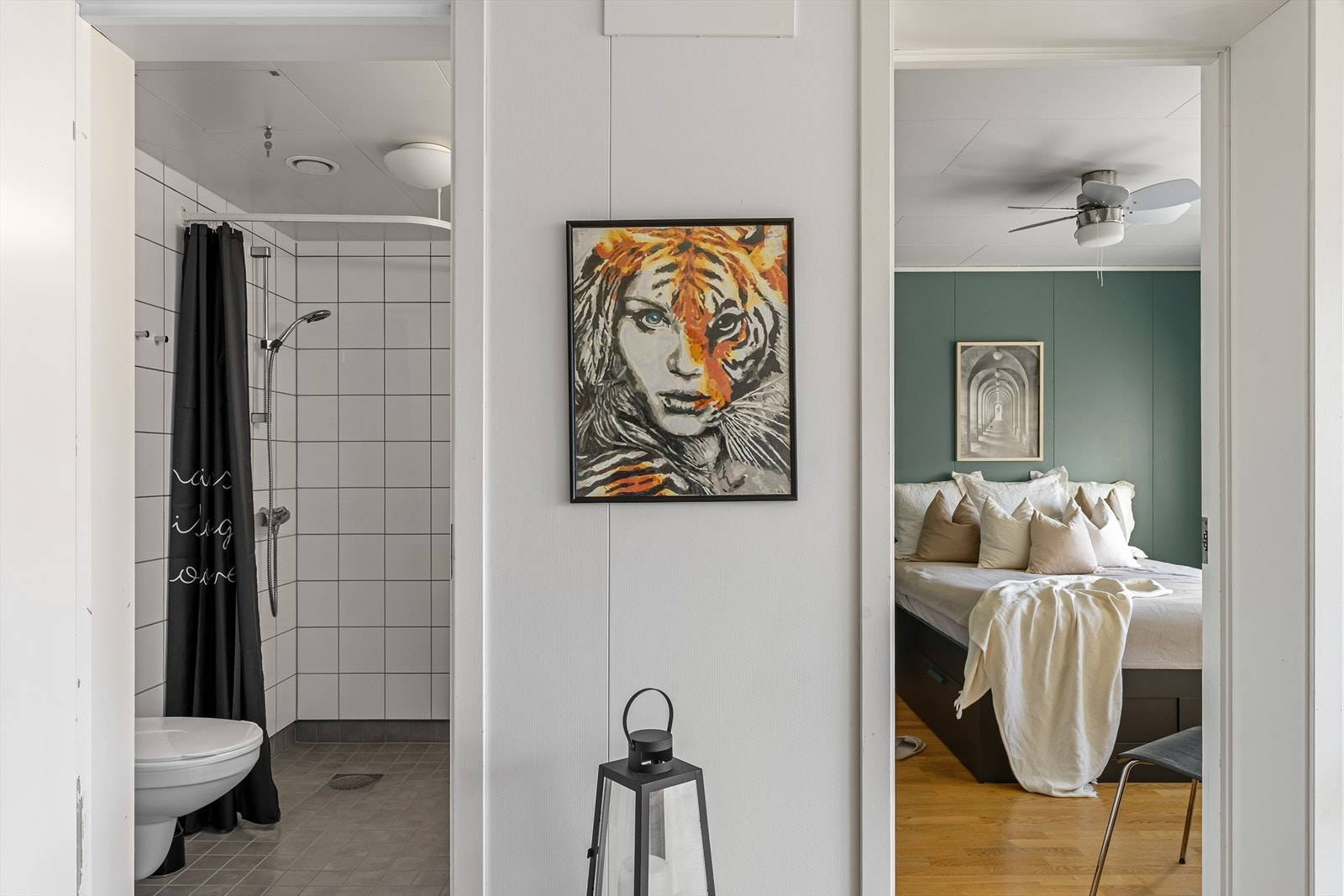 Leiligheten ligger i byggets 3. etasje med heisadkomst. Galleribilde