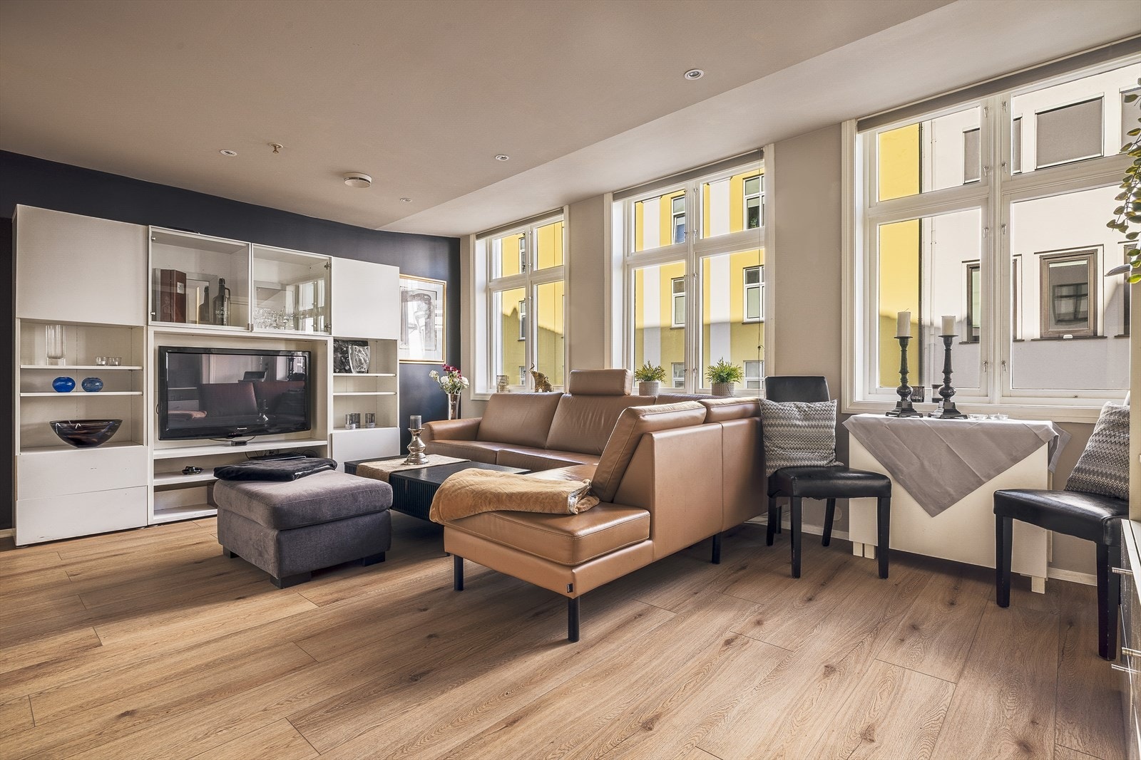 I stuen er det plass til å møblere etter eget ønske med ulike soner Galleribilde