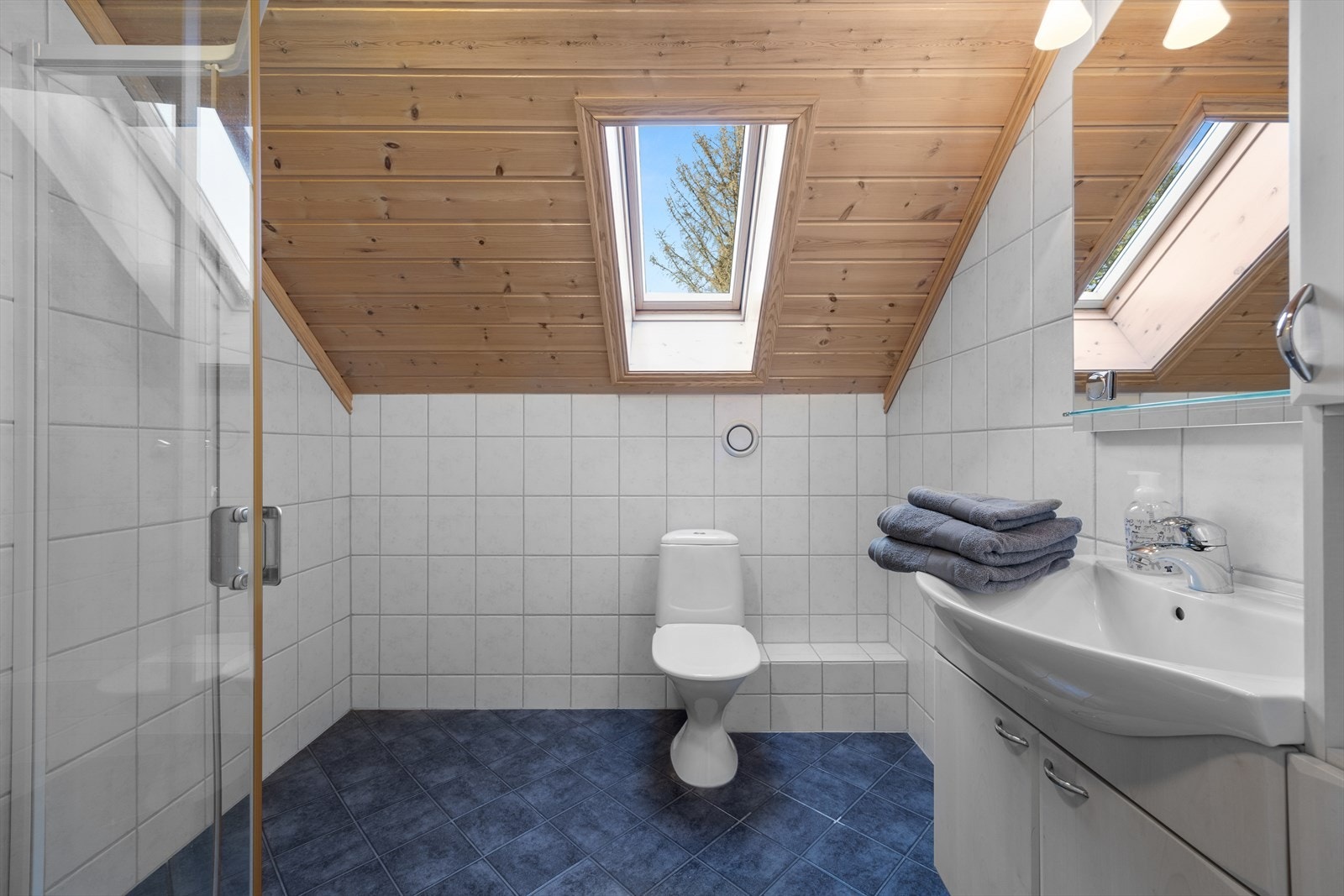 Flislagt baderom i 2. etasje med behagelig gulvvarme. Galleribilde