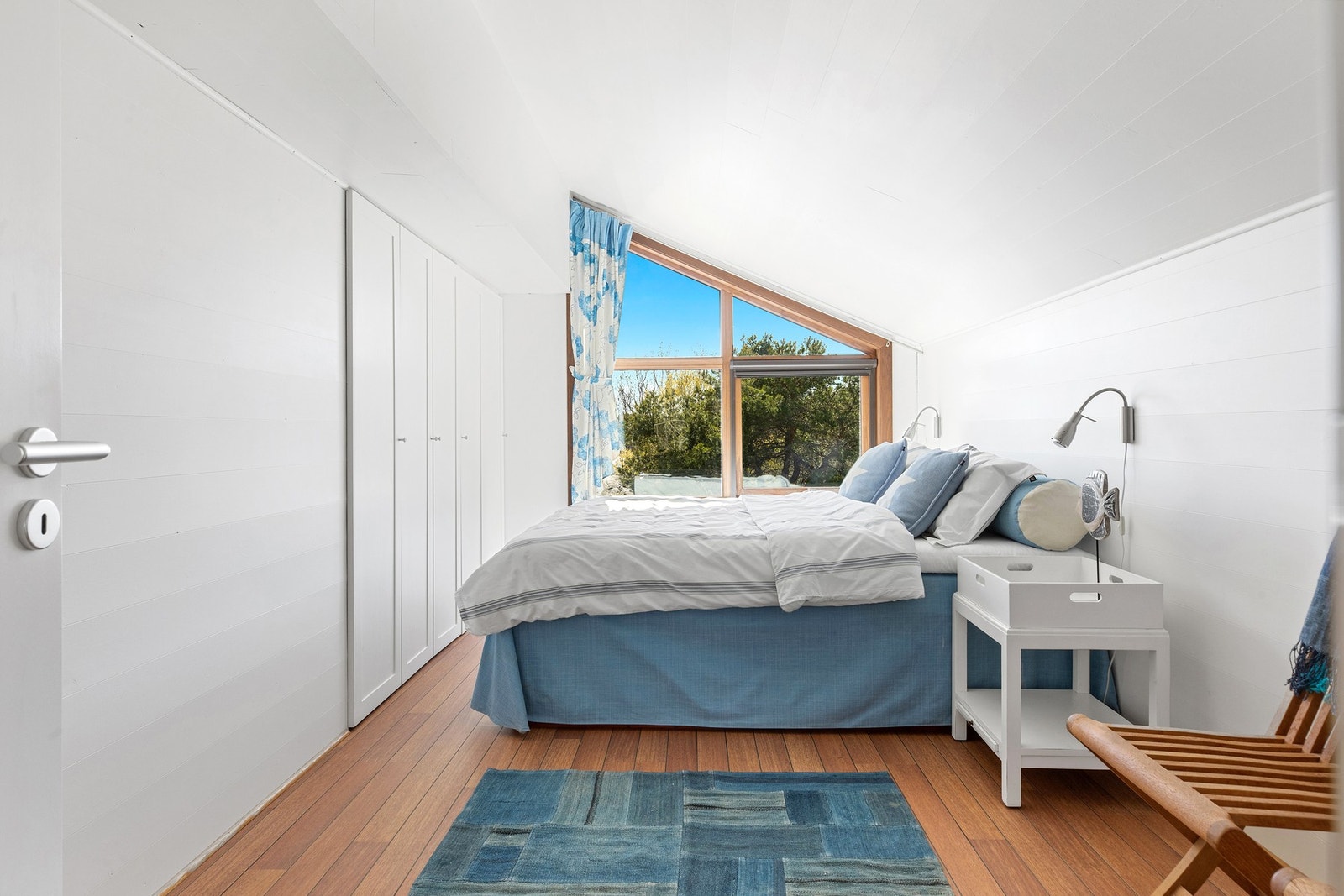 Soverom 4: Soverom med takvindu og godt lysinnslipp. Galleribilde