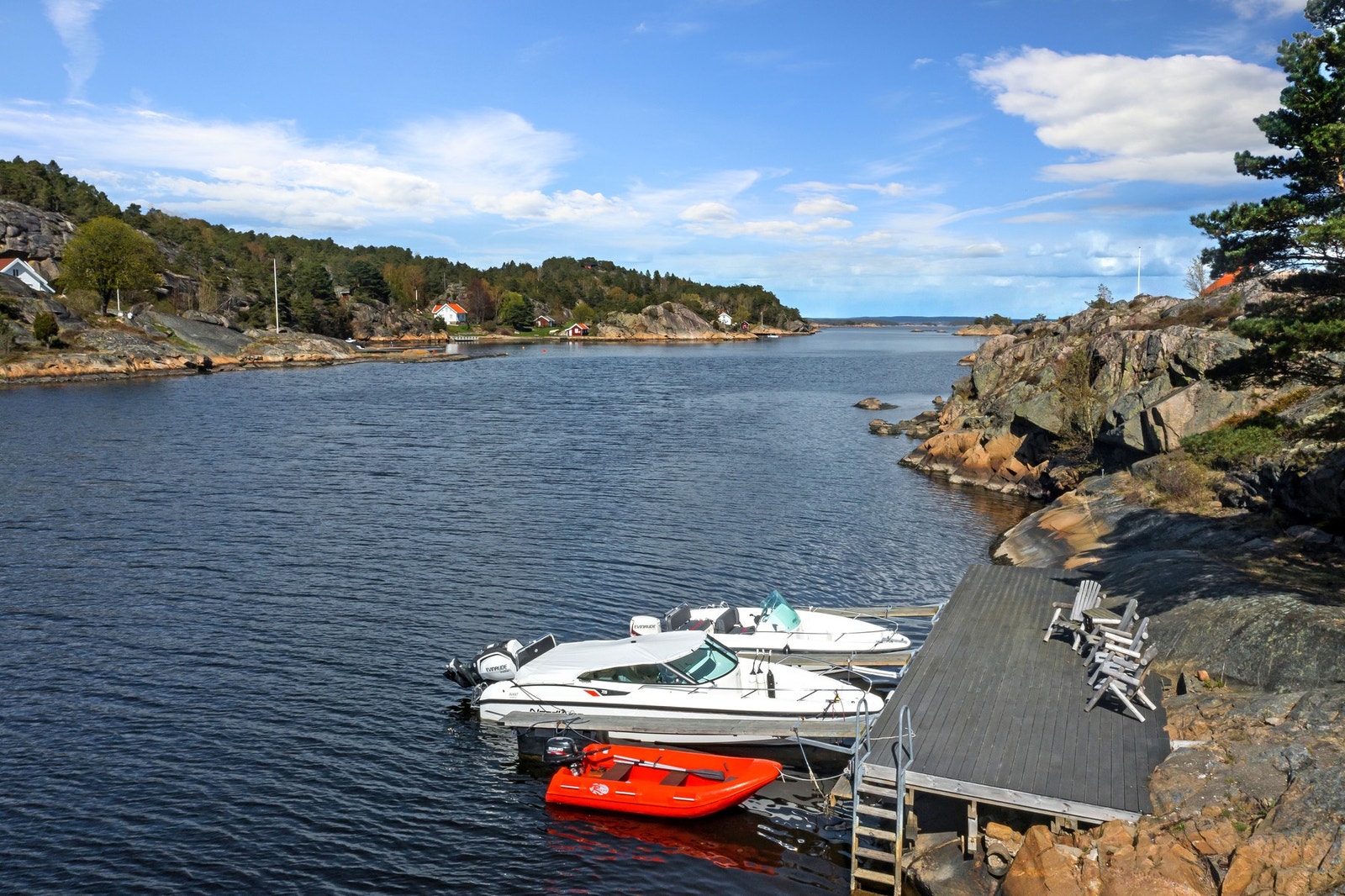 Båtplassen tilhører hytten. Galleribilde