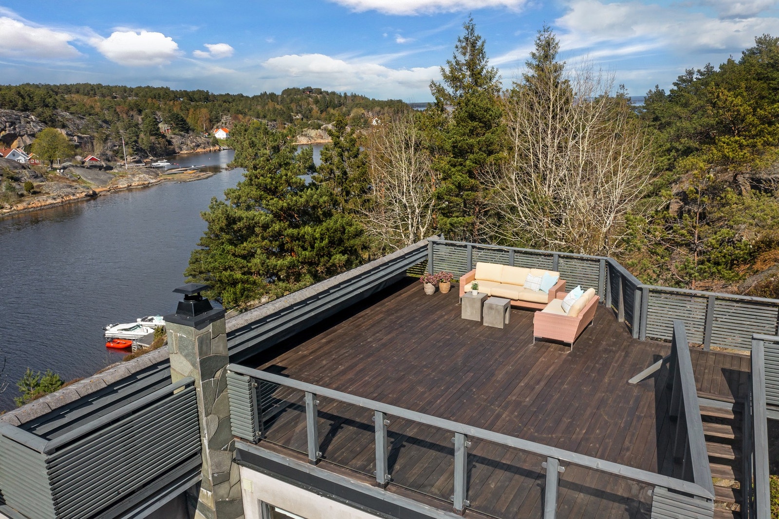 Takterrasse med utsikt over nærområdet. Galleribilde