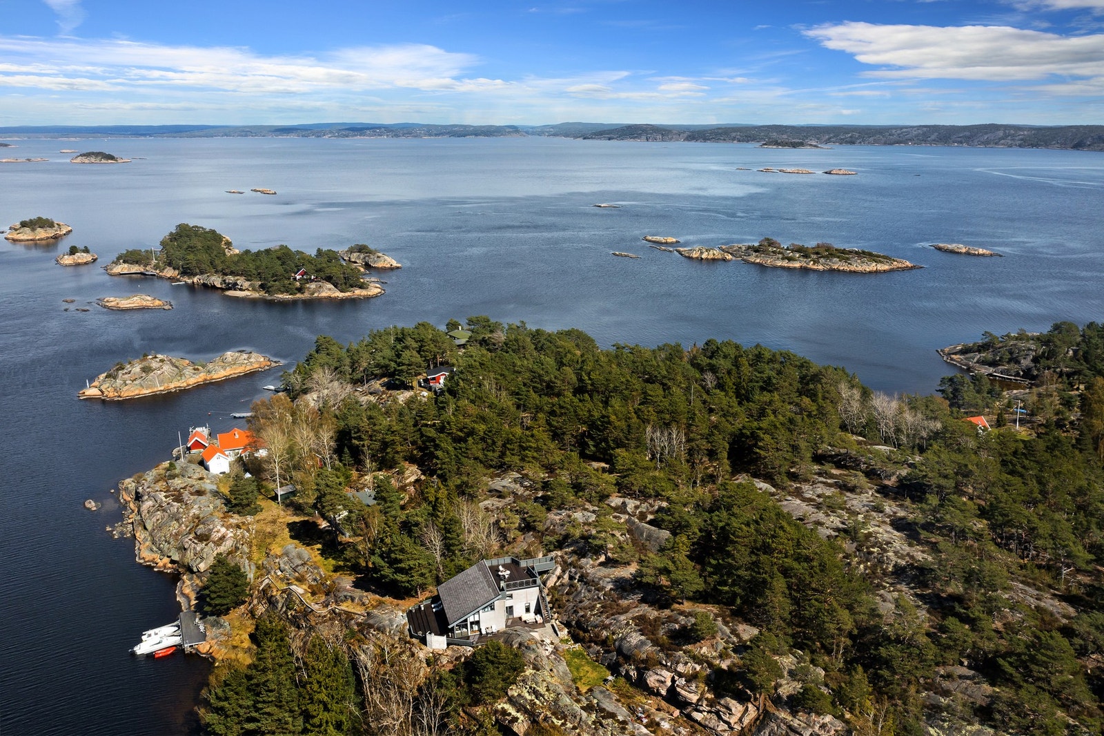 Nydelig utsikt over holmer og skjær. Galleribilde