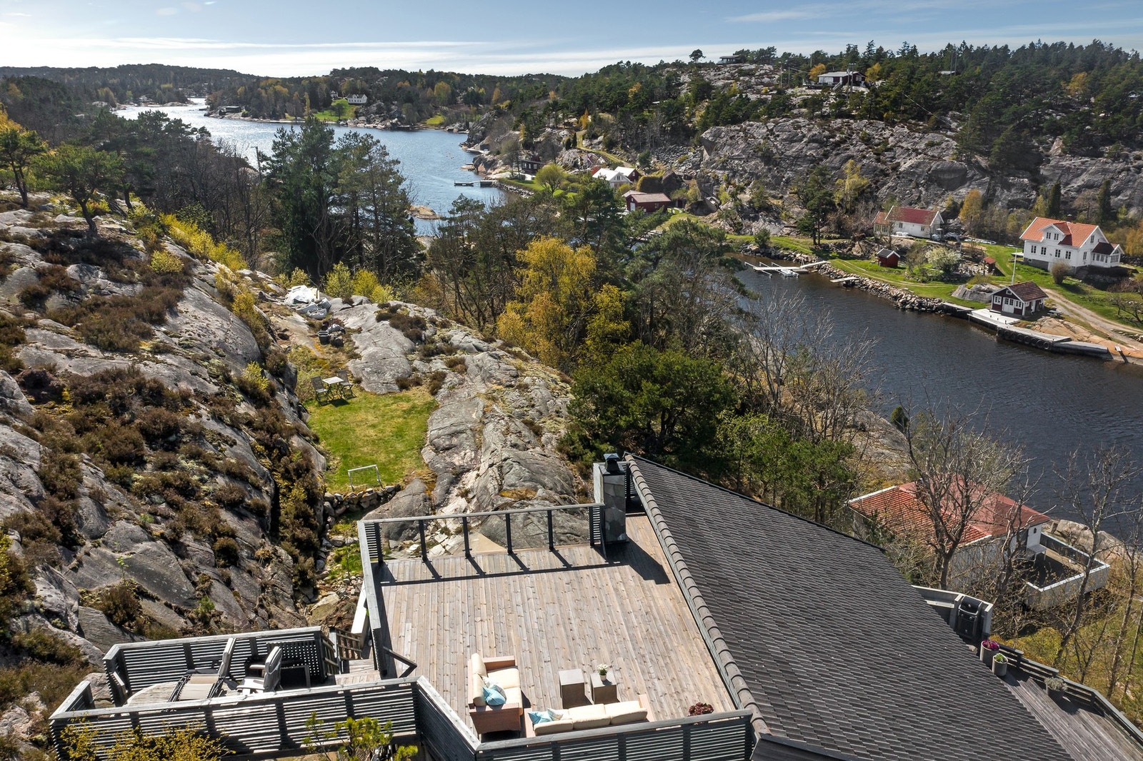 Utsiktspunkt fra eiendommen utover landskapet. Galleribilde