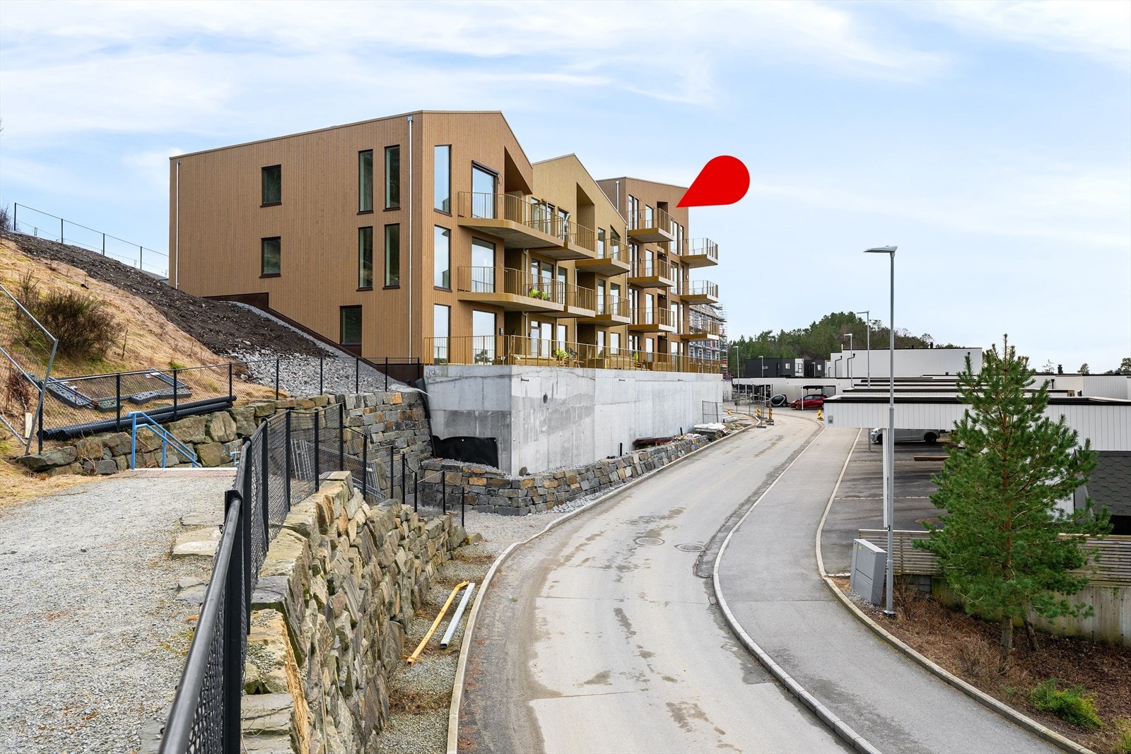 På toppen av Kleivane - fantastisk utsikt til fjell og sjø Galleribilde