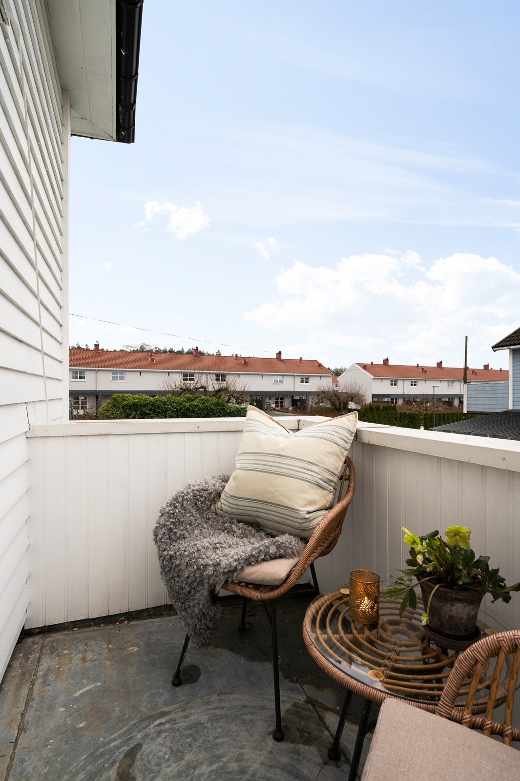 Fra gangen i andre etasje er det utgang til en balkong på 2 m². Galleribilde