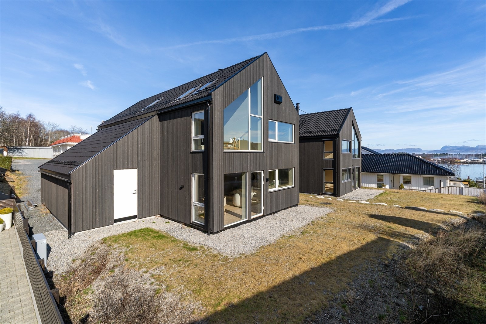 Lundsvågen 3A presenteres av Kristin Gåsland v/Proaktiv Eiendomsmegling. Galleribilde