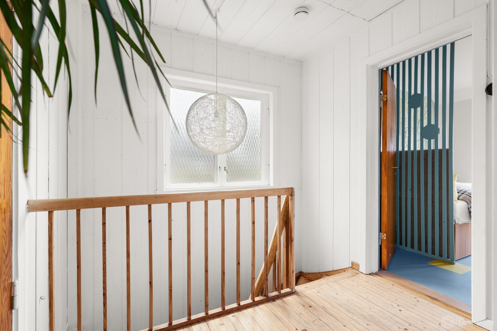 Trappegangen i andre etasje leder til soverommene og badet. Galleribilde