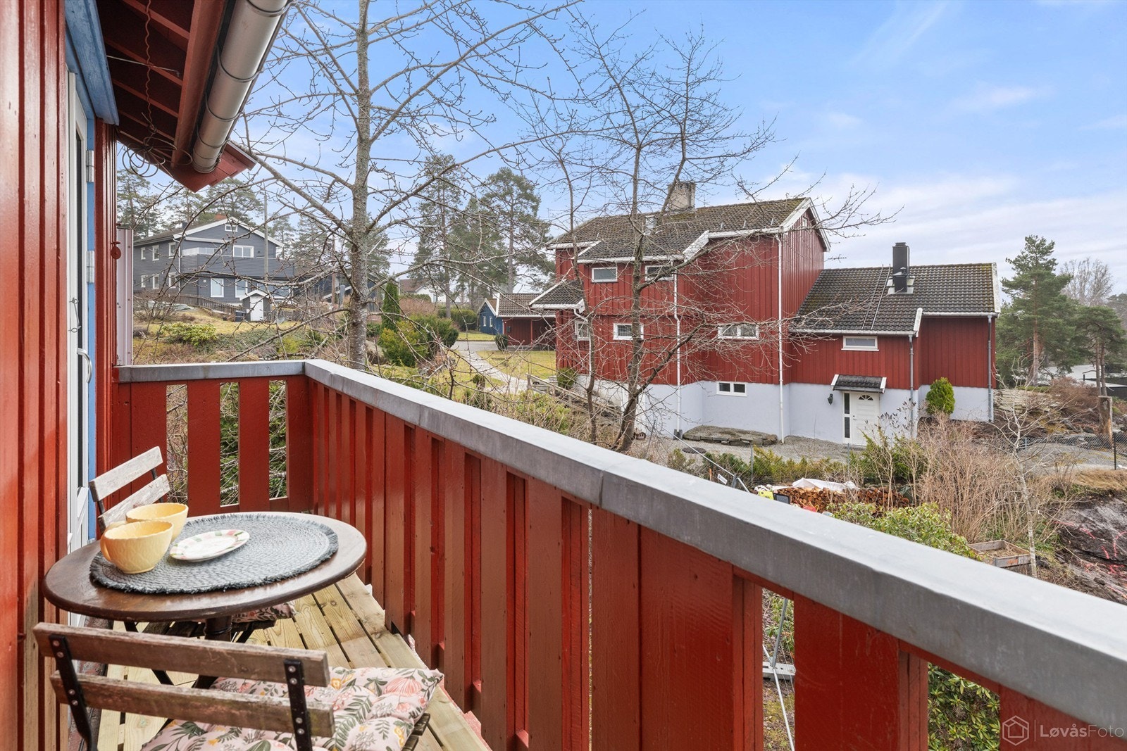 Herfra ser man ut over det grønne og rolige nabolaget. Galleribilde