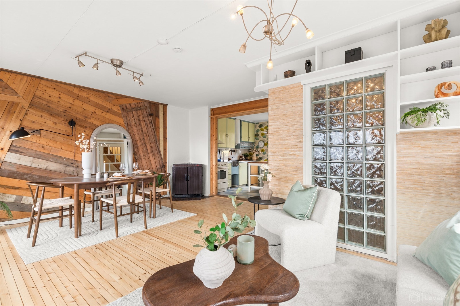 Den åpne planløsningen gir en god romfølelse og fleksible møbleringsmuligheter. Galleribilde