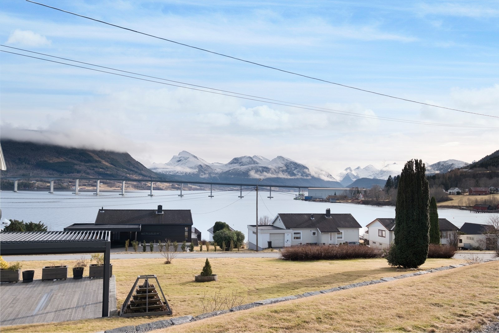 Fra leiligheten har en nydelig fjordutsikt! Galleribilde