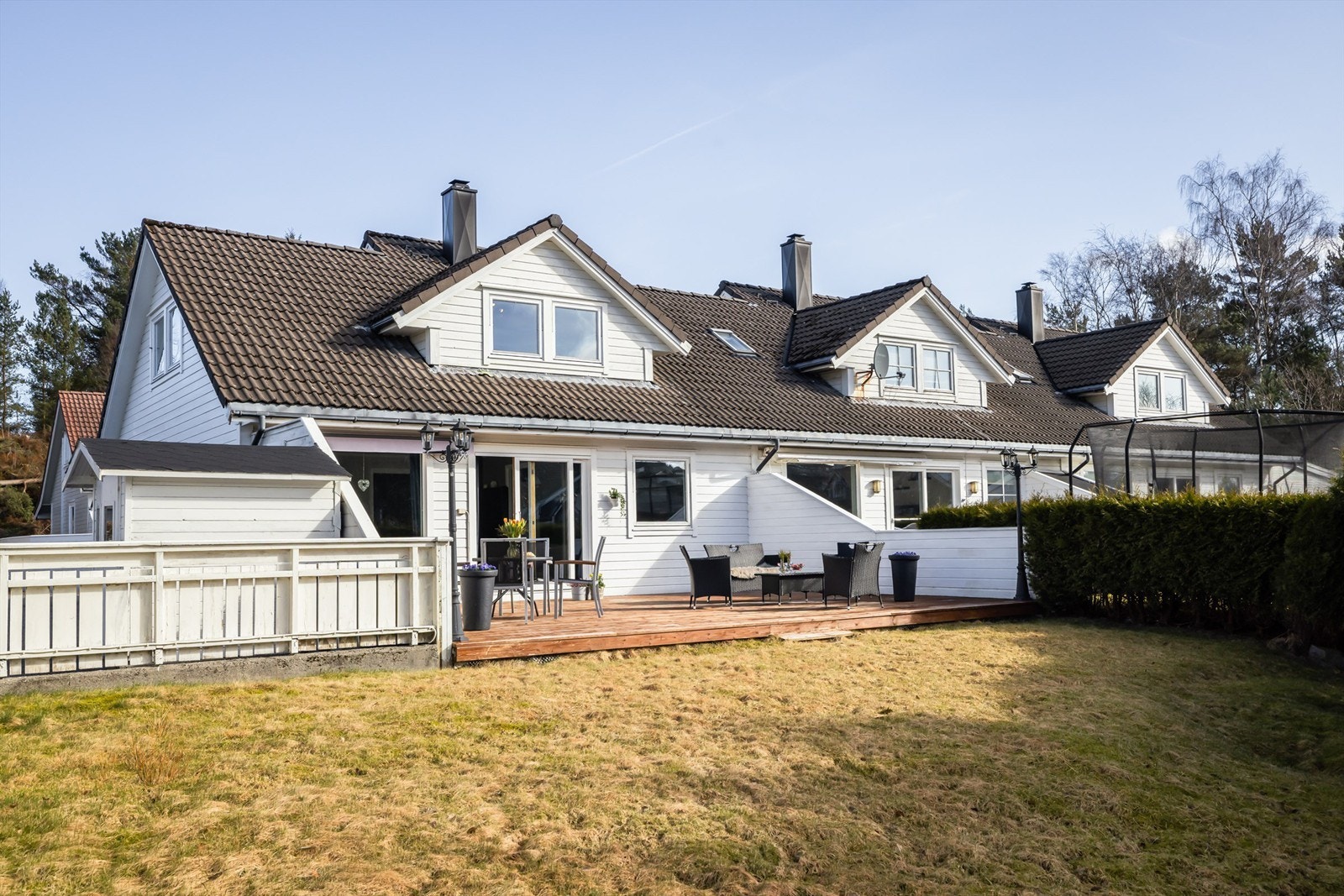 Boligen har en stor terrasse på 48 m² som blir en naturlig forlengelse av stuen. Galleribilde