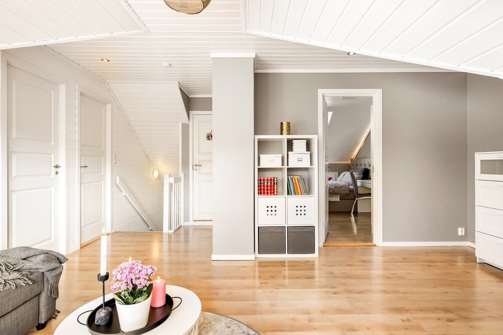 En smart planløsning skiller soverommene fra trappeoppgangen. Galleribilde