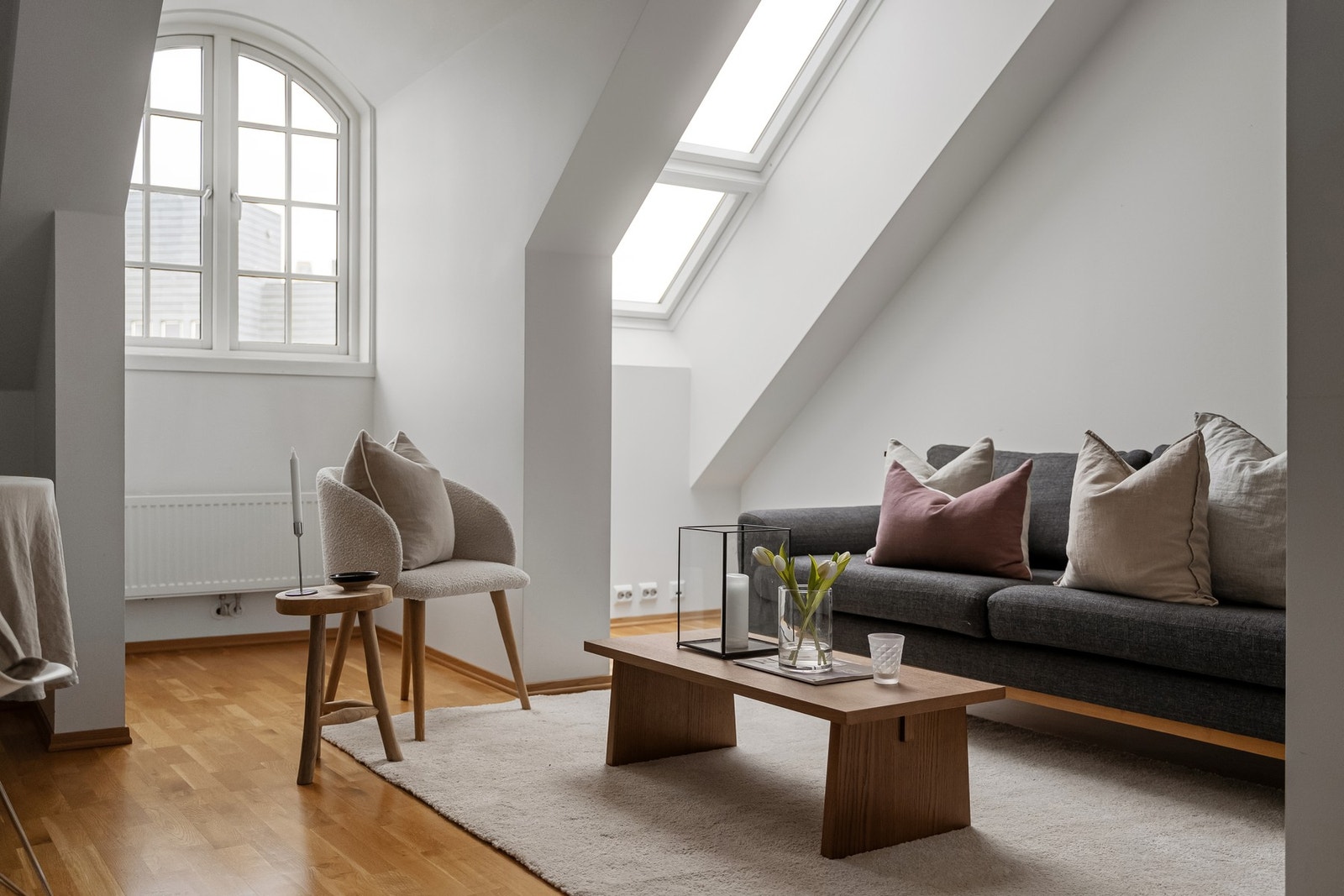 Takvinduet sørger for rikelig naturlig lysinnslipp. Galleribilde