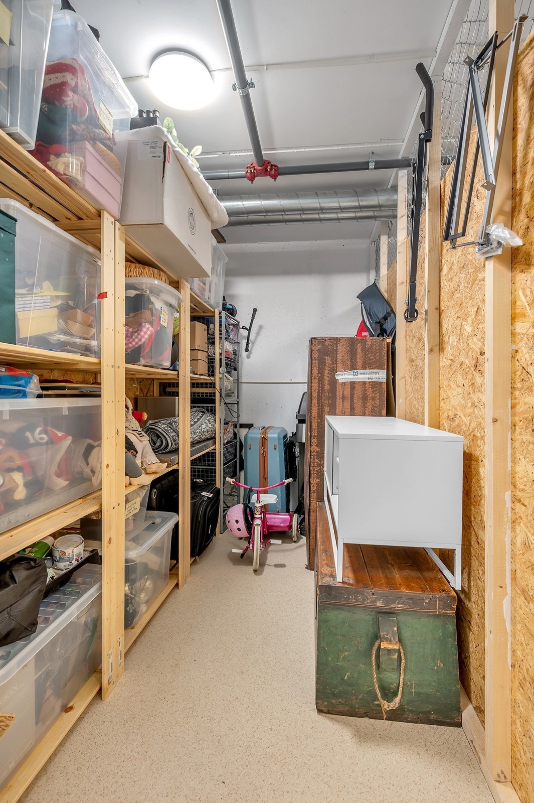 Romslig bod i første etasje. Galleribilde