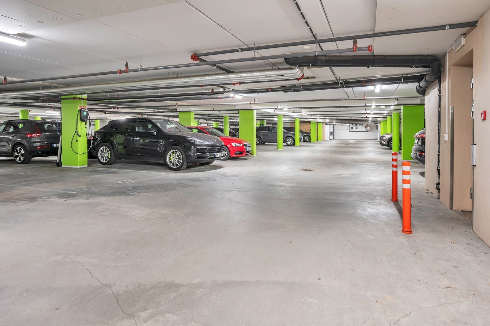 Parkering i garasjeanlegg medfølger Galleribilde