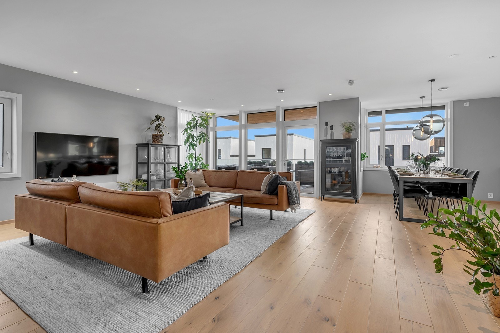 Leiligheten har et moderne uttrykk og gjennomgående høy standard. Galleribilde