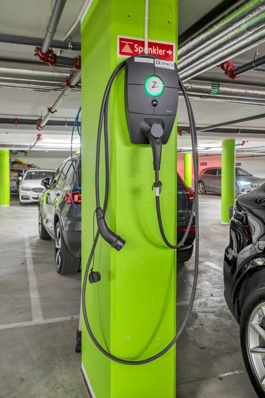 Ferdig med EL-bil lader. Galleribilde